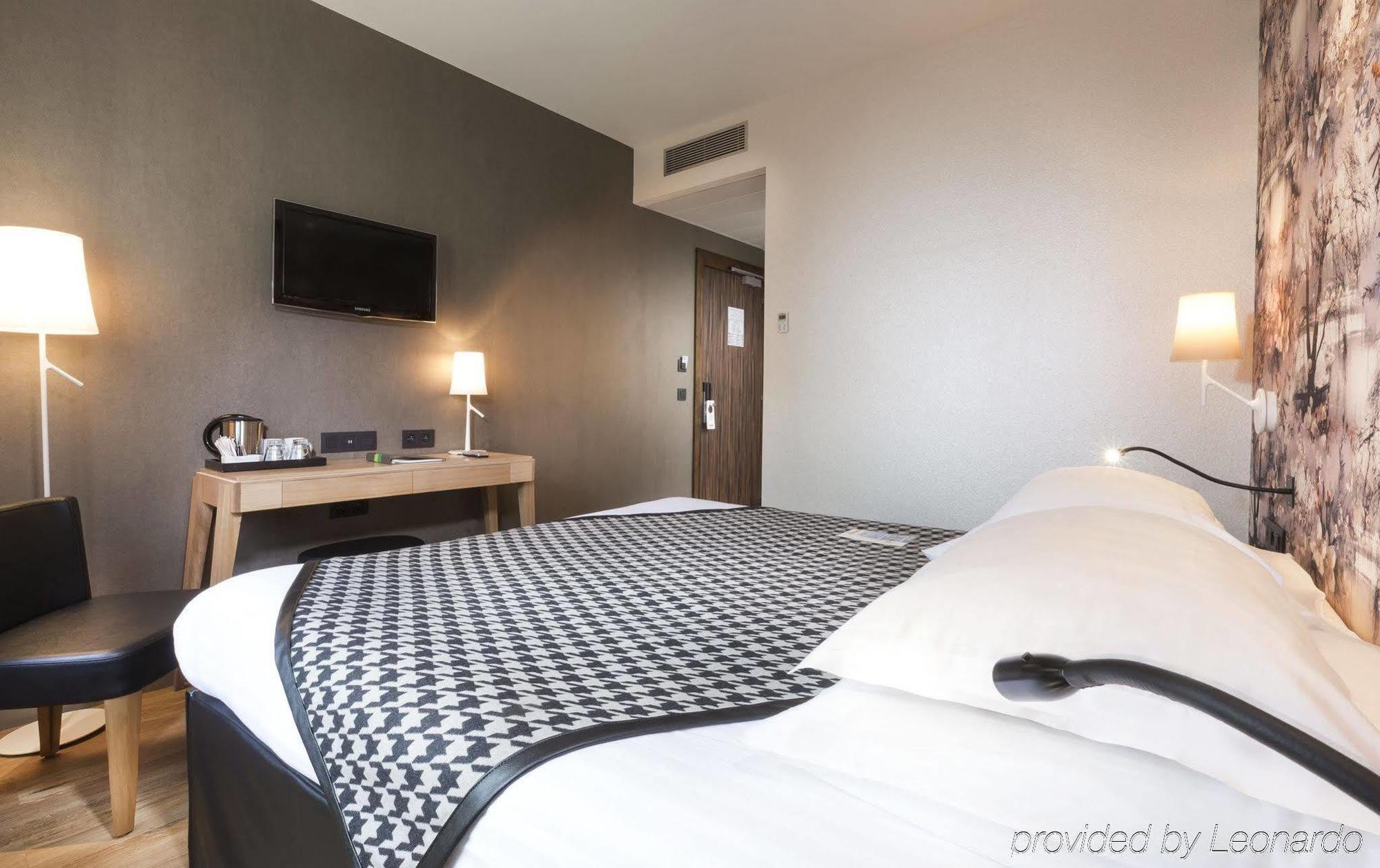 Hotel Acanthe - Boulogne Billancourt Exteriör bild